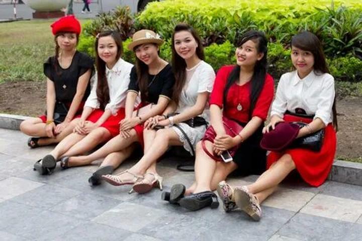 Có 1 kiểu áo quốc dân, dù - Cảm hứng video marketing từ Hotspot Matrix
